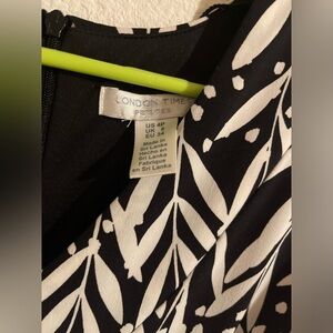 Beautiful dressy dress, size 4P, comfortable,